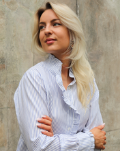 Lataa kuva Galleria-katseluun, Pieszak Nadja frill shirt, white / blue stripe